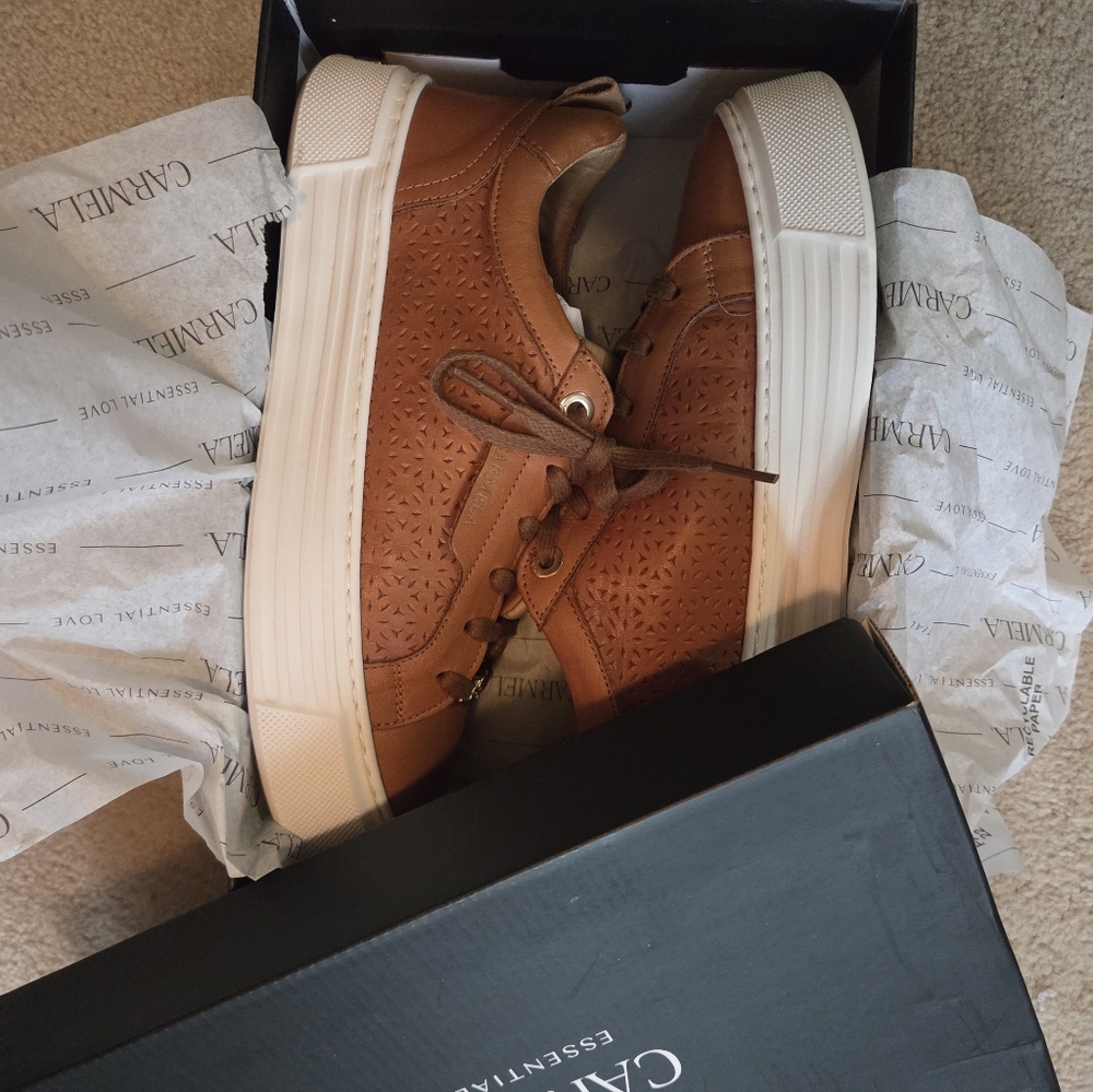 Carmela Platform Sneakers Sz 38 (8) - Picture 15 of 16